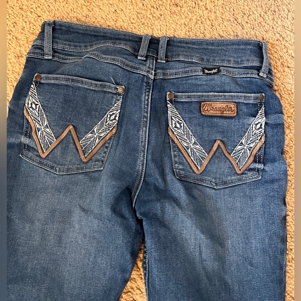 Wrangler Women's Boot Cut Jeans with Embroidered Pockets